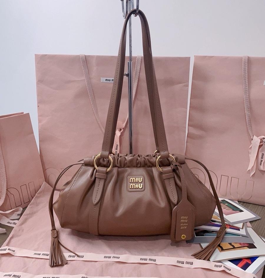 미우미우 5BG306 조이 태슬 숄더백