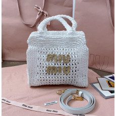 미우미우 5BA283 로고 크로셰 토트백