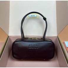 미우미우 아르카디 레더 보 백 스몰