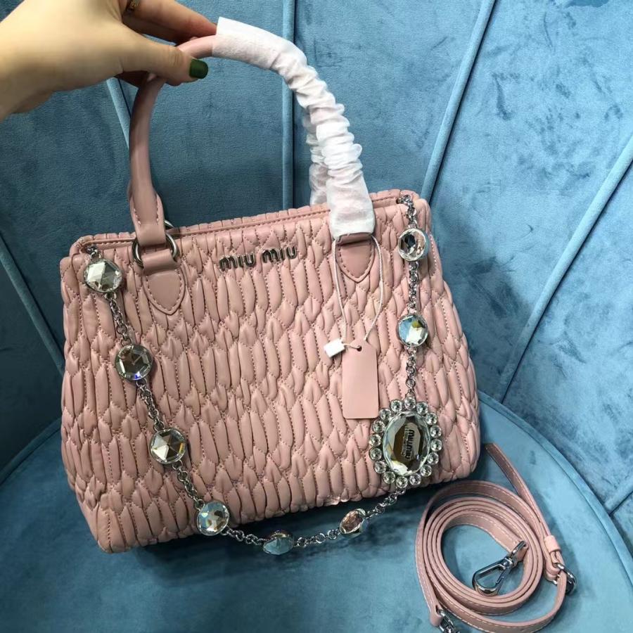 미우미우 5BA067 크리스탈 나파 가죽 토트백