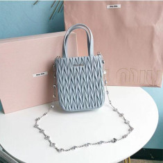 미우미우 마테라쎄 미니 토트백 5BA220