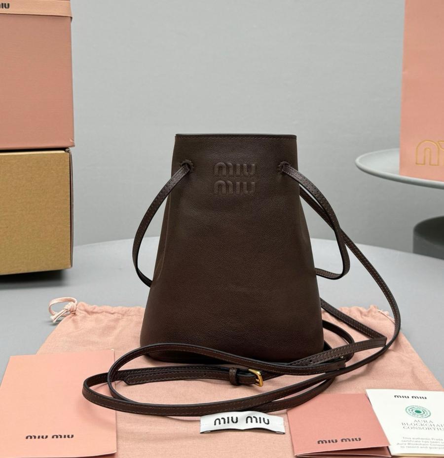 미우미우 나파가죽 미니 버킷백