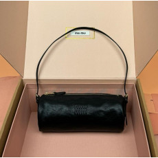 미우미우 나파가죽 숄더백