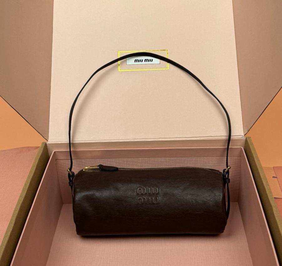 미우미우 나파가죽 숄더백