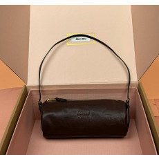 미우미우 나파가죽 숄더백