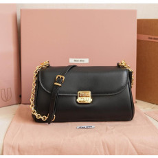 미우미우 플랩 가죽 숄더백