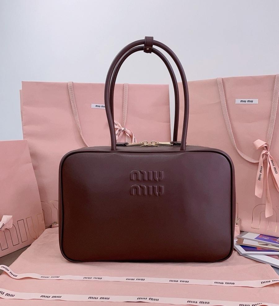 미우미우 아르카디 가죽 보백 미디움, 라지 