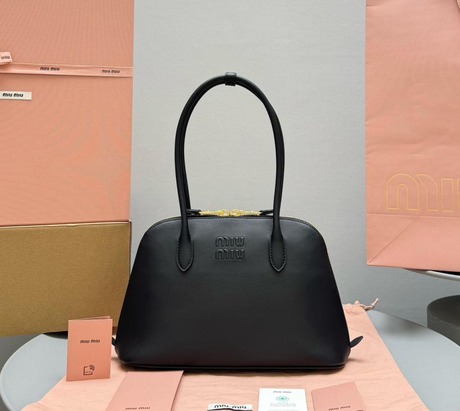 미우미우 숄더백