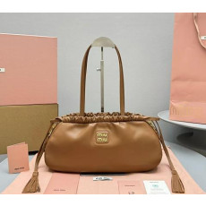 미우미우 5612 롱 숄더백