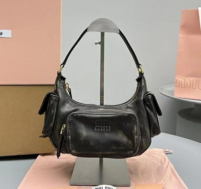 미우미우 나파가죽 포켓백