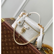 루이비통 N85911 베니티 체인 파우치