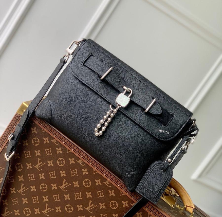 루이비통 M11607 스티머 크로스바디