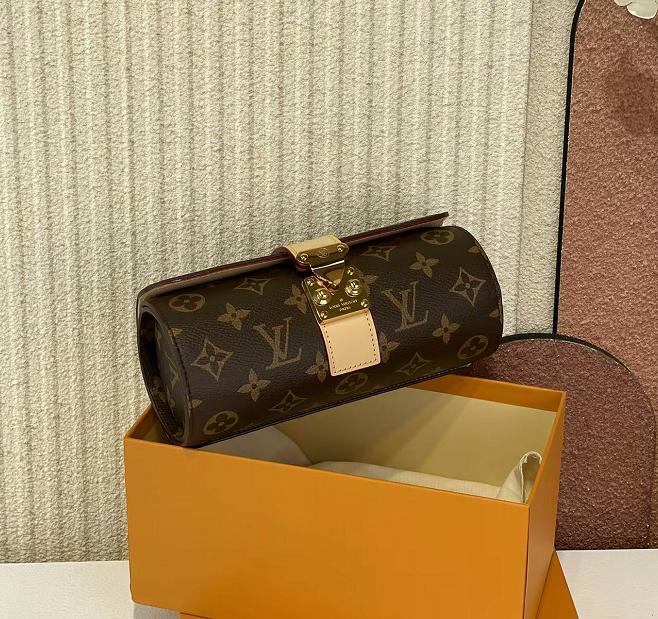 루이비통 M10145 에투이3 몽트르