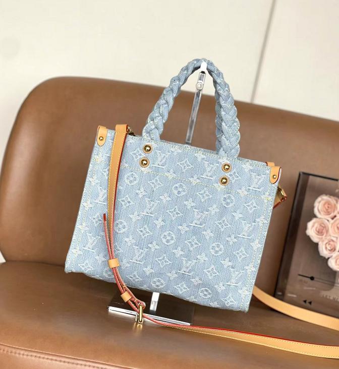 루이비통 M24897 렛고 PM 스카이 블루 데님 토트백