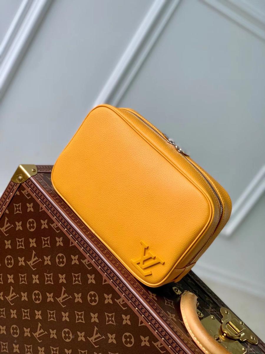 루이비통 M20912 토일렛 파우치