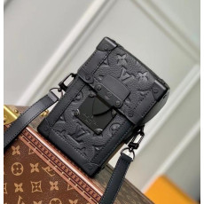 루이비통 M82070 버티컬 트렁크