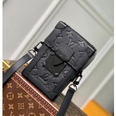 루이비통 M82070 버티컬 트렁크