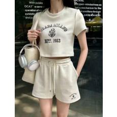 프라다 밀라노 로고 크롭반팔 숏팬츠 셋업 2컬러 (국내배송)