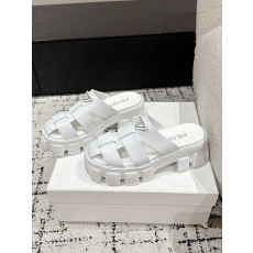 프라다 모놀리스 러버 뮬