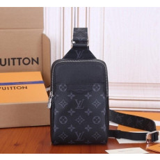 ✨타임세일✨ 루이비통 아웃도어 슬링백
