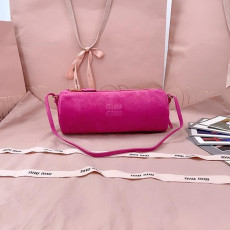 미우미우 스웨이드 파우치 5NE851