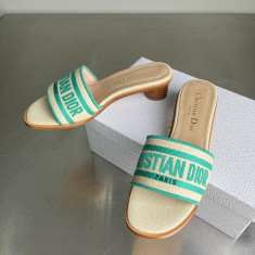 디올 디웨이 뮬 미들힐