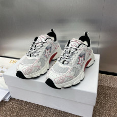 디올 크로노 스타 스니커즈