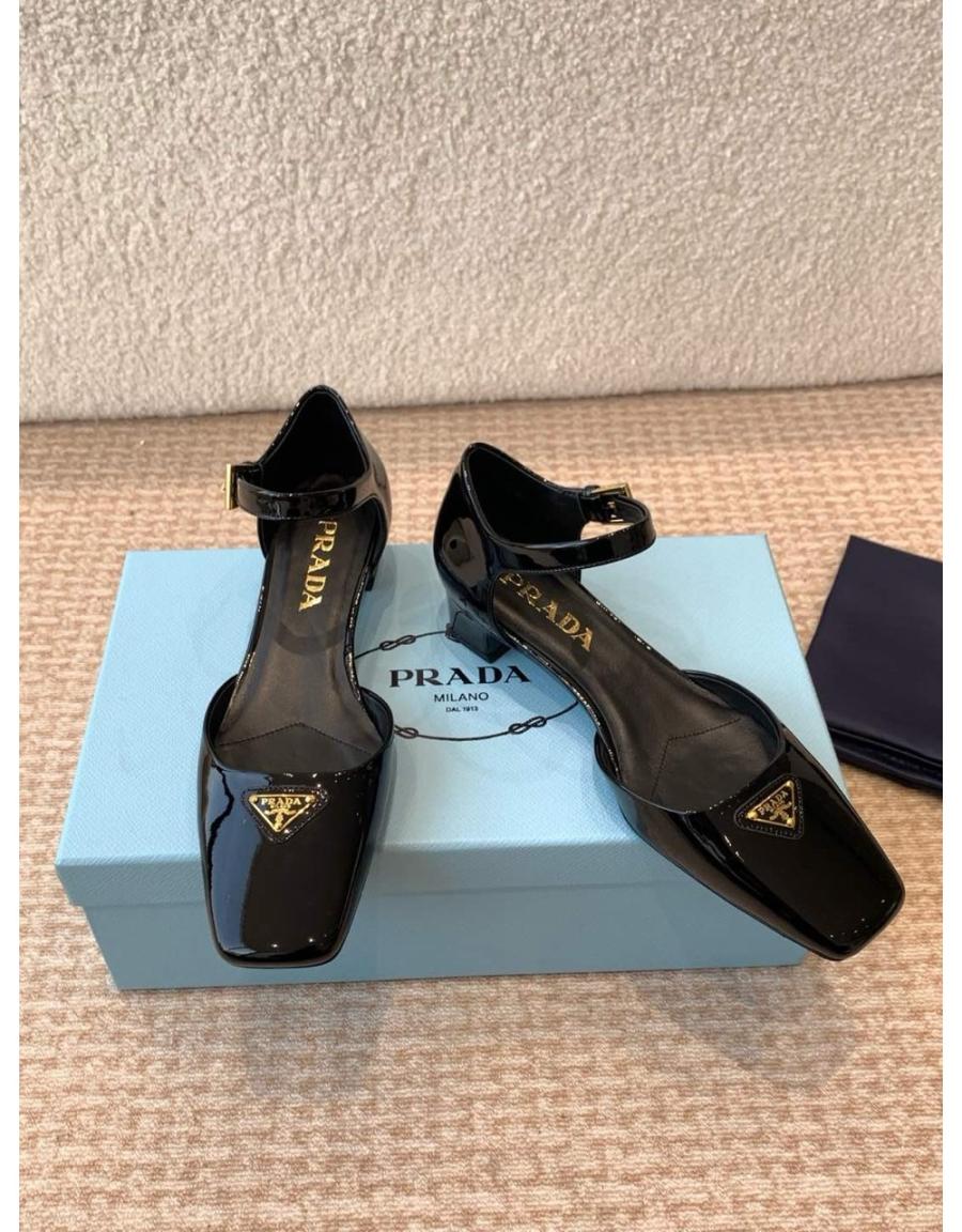 프라다 페이던트 앵클 펌프스 (2가지 컬러)