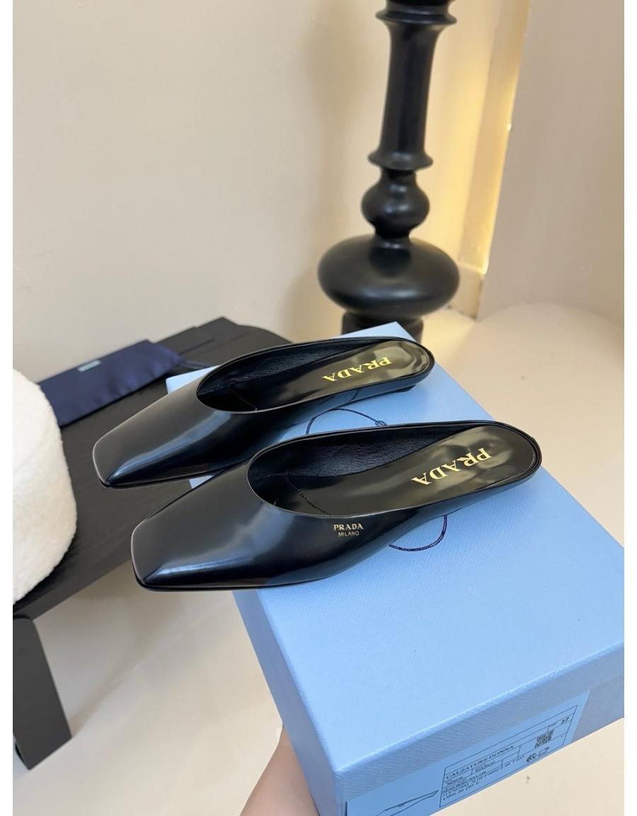 프라다 브러시드 뮬 블로퍼 (3가지 컬러)