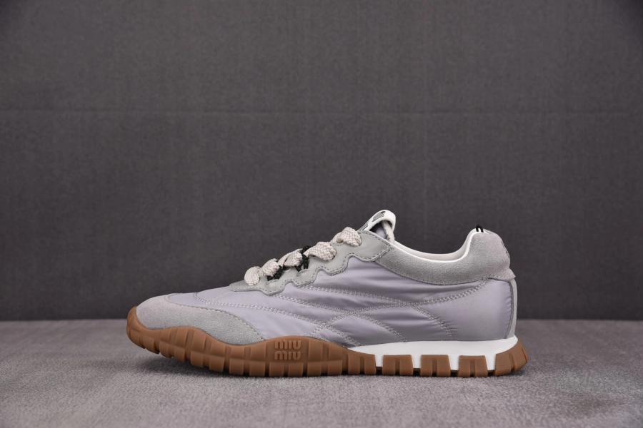 미우미우 CY 스니커즈