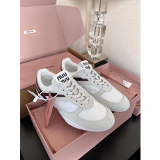 미우미우 스니커즈