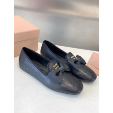 미우미우 리본 레더 로퍼 & 뮬