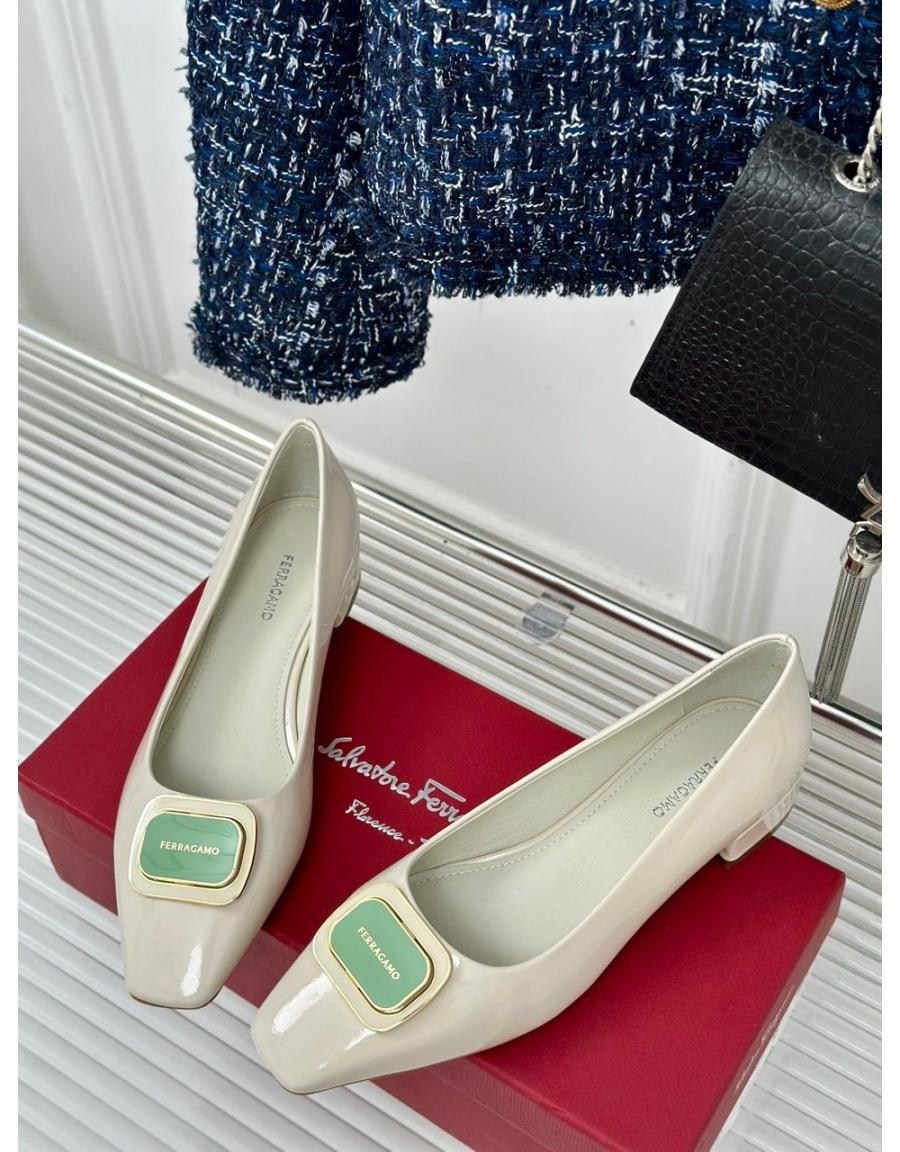 페라가모 뉴플레이트 플랫슈즈 (3가지컬러)