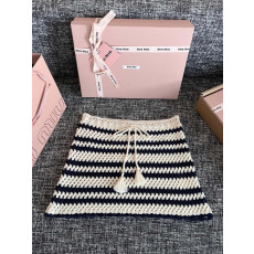 미우미우 미니스커트