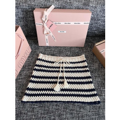 미우미우 미니스커트