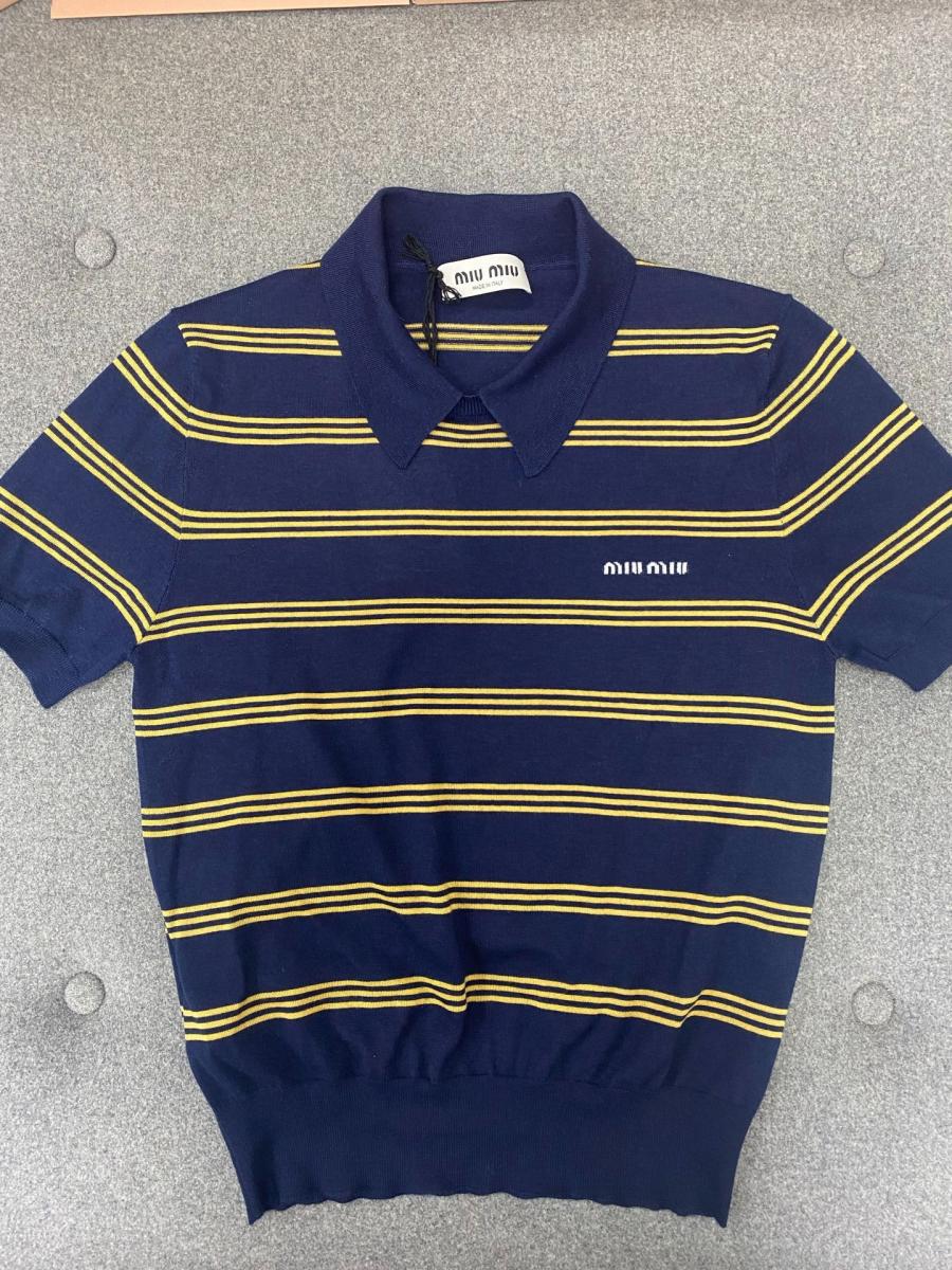 미우미우 스트라이프 폴로 반팔 니트