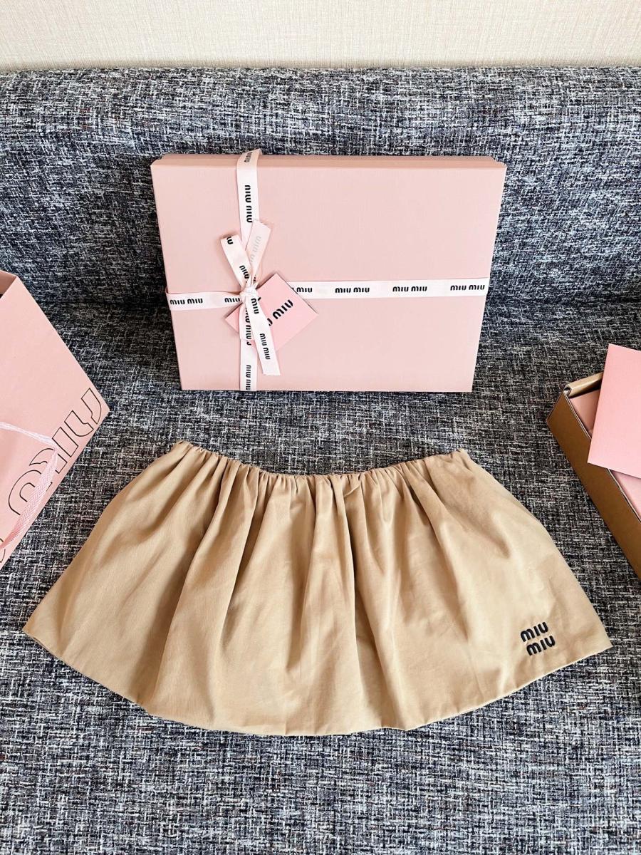 미우미우 미니 스커트