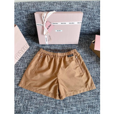 미우미우 버뮤다 반바지