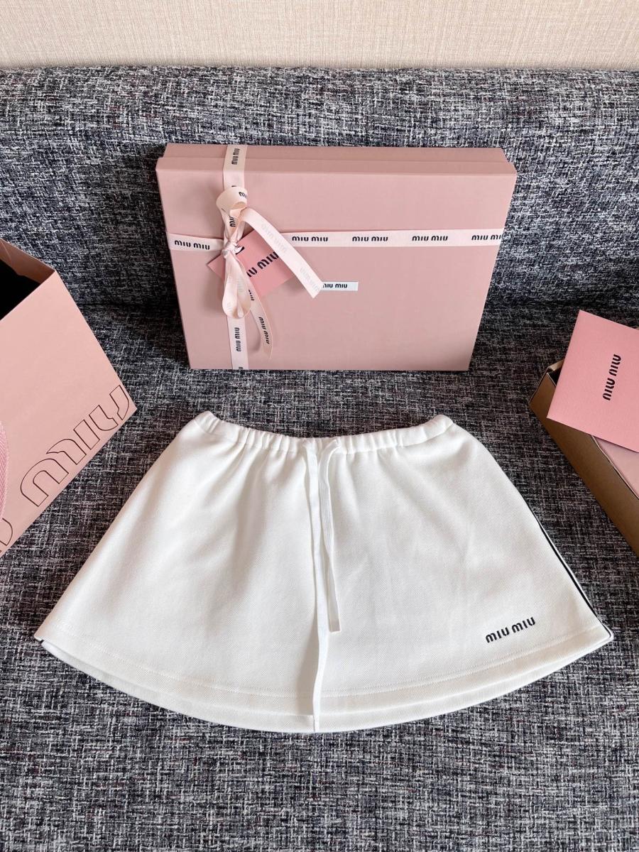 미우미우 미니 스커트