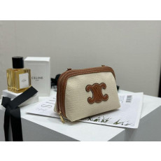 셀린느 퀴르 트리오페 체인 클러치