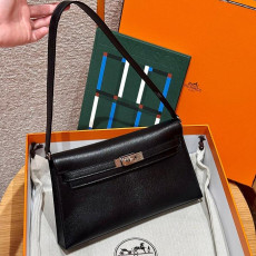 에르메스 켈리 엘란 올수공 쉐브레 레더 (컬러 누아 은장)