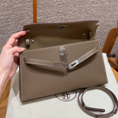 에르메스 켈리 엘란 올수공 마담 레더 (컬러 에토프 은장)