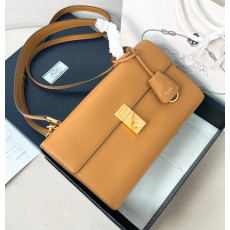 프라다 1BD378 소프트 사운드 참 장식 라지 숄더백