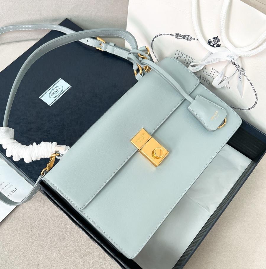 프라다 1BD378 소프트 사운드 참 장식 라지 숄더백