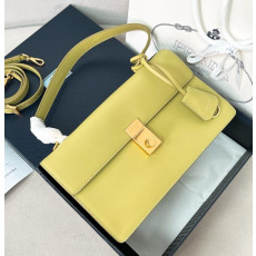 프라다 1BD378 소프트 사운드 참 장식 라지 숄더백