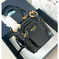 프라다 1BB137 댕글 탑 핸들 미니백