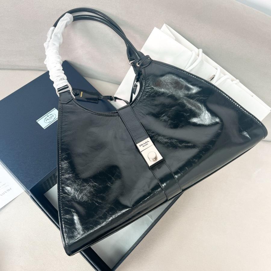 프라다 1BG570 라지 레더 토트백