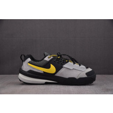 나이키 사카이 제가마돔 매트 실버 HQ8618-002