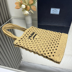 프라다 우븐 크로셰 토트백 1BG493