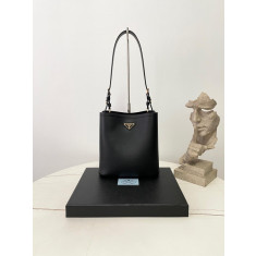 프라다 가죽백 미듐 1BE080